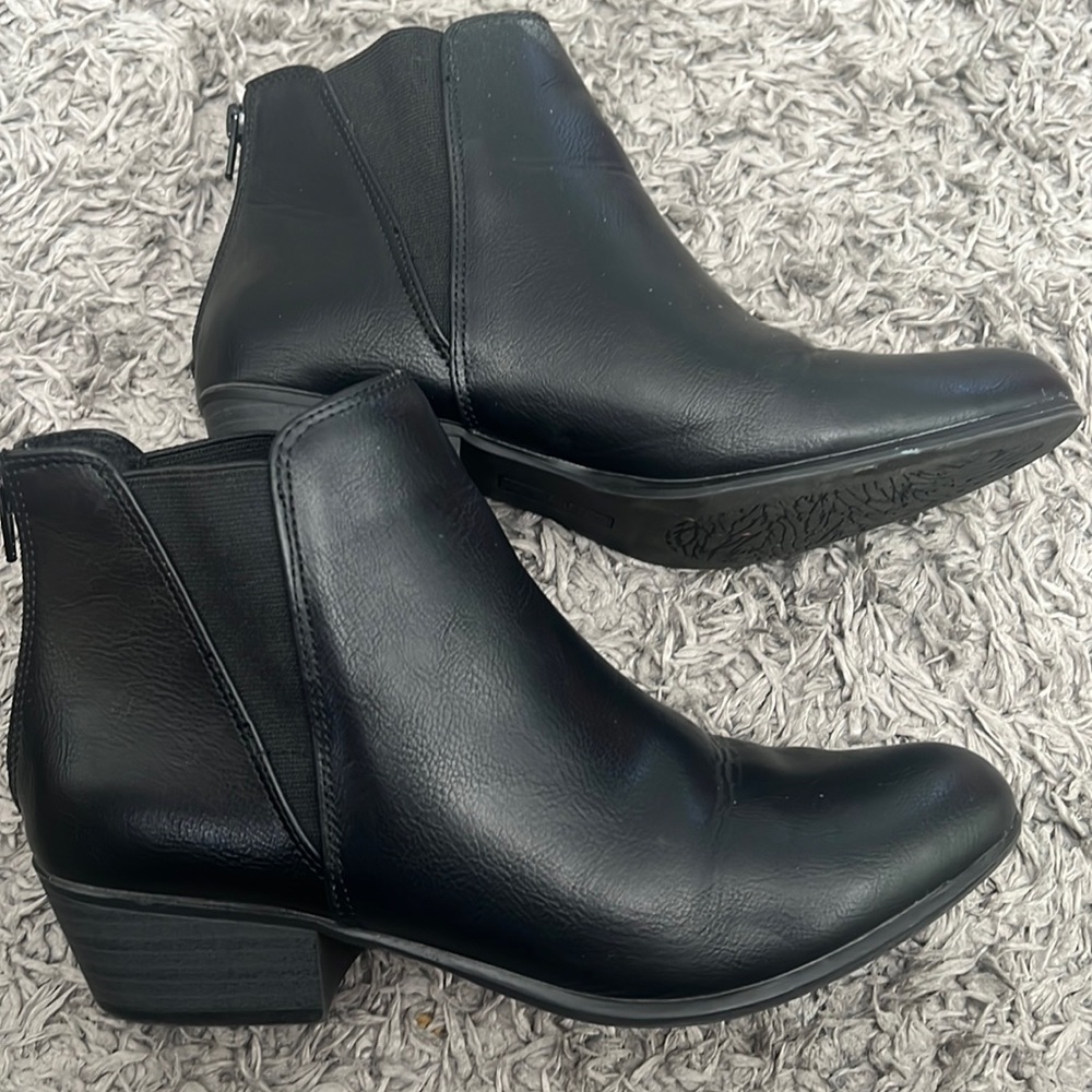 Tiffany Womens Faux Leather Almond Toe Booties